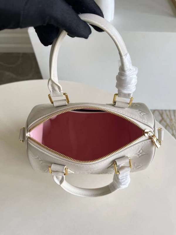 LOV2 Bags - Luxurious Bags  1126
