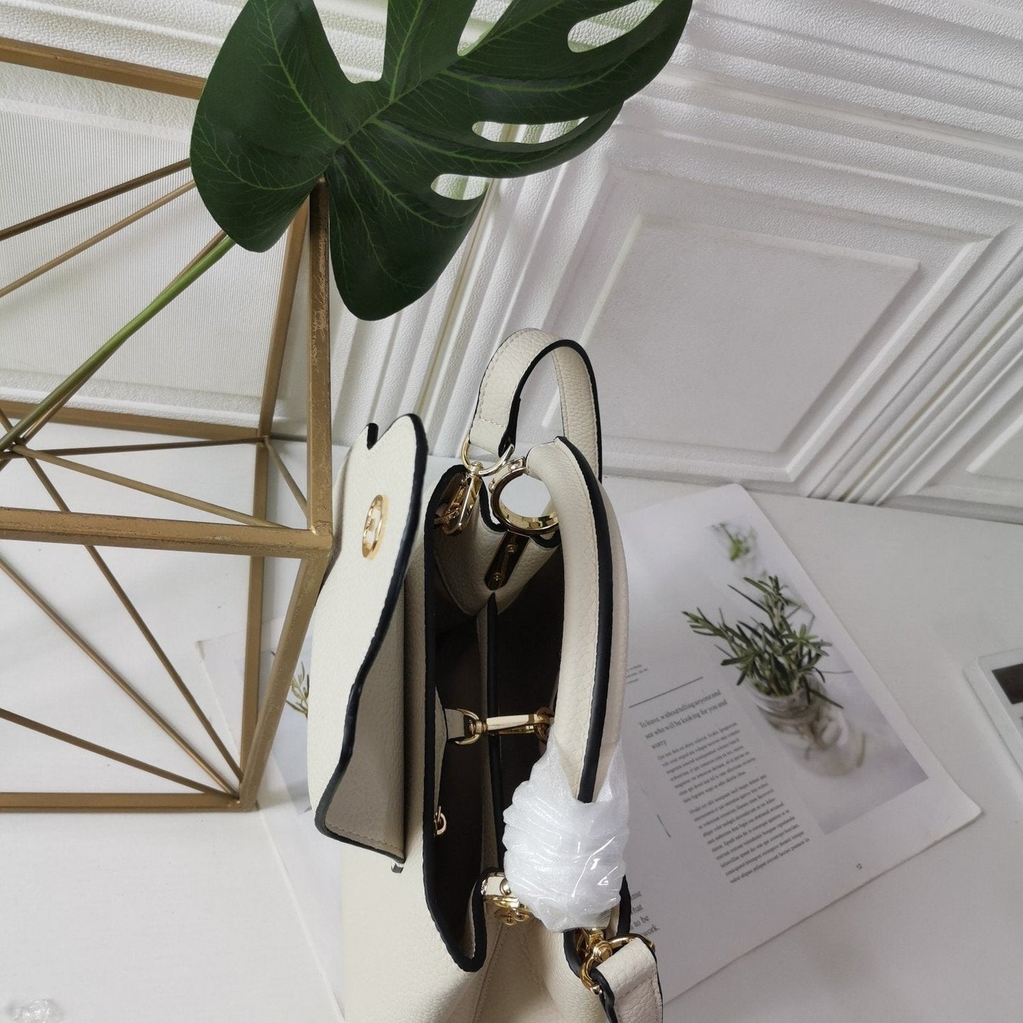 EN - New Arrival Bags LUV 243
