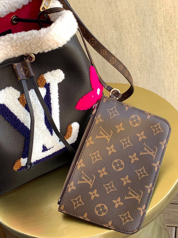 LOV2 Bags - Luxurious Bags  1401