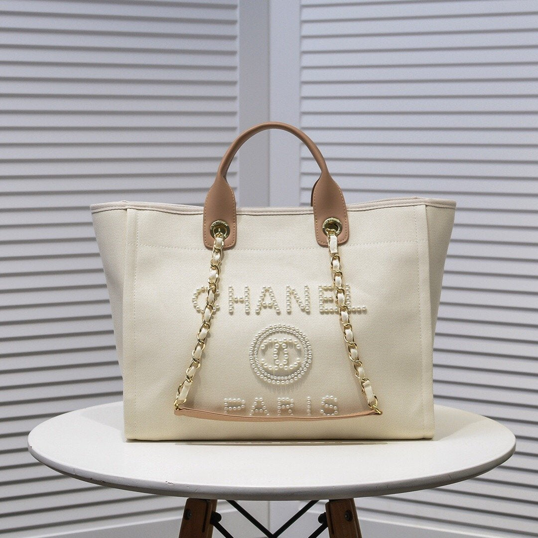 Designer bags by Chanel 087