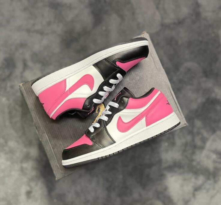 SAMC - NKE Shoes - 1566