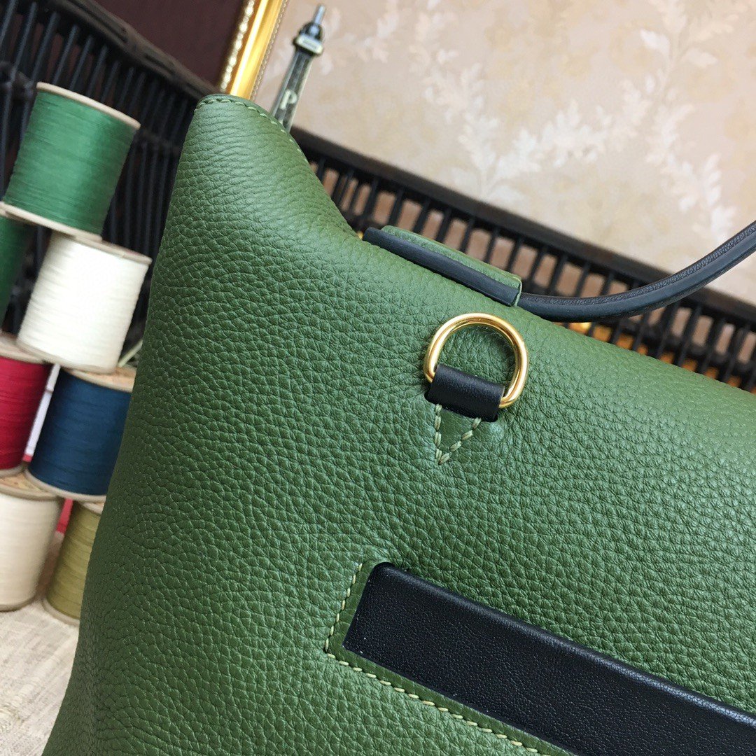GLAMI 24/24 ClemenGLAMI Swift Green Gold Toned Hardware For Women, Handbags, Shoulder Bags 11.4in/29cm