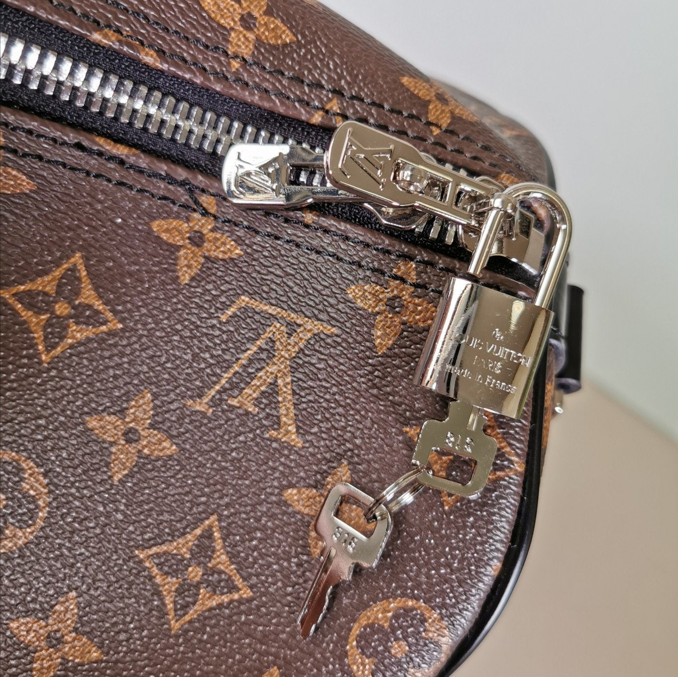 EN - New Arrival Bags LUV 260