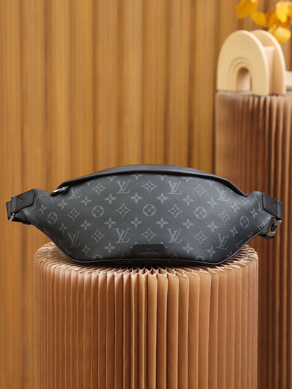 LV GLAMIscovery Bumbag PM Monogram Eclipse Canvas For Men, Bags, Belt Bags 17.3in/44cm LV M46035