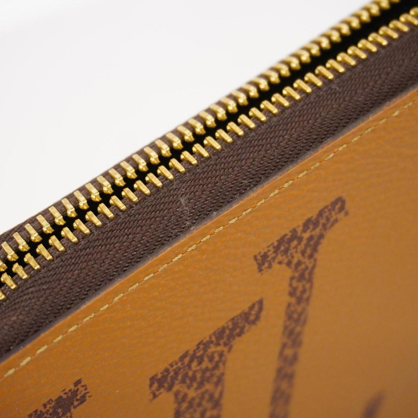 Louis Vuitton Zippy Wallet  Leather Wallet  ()