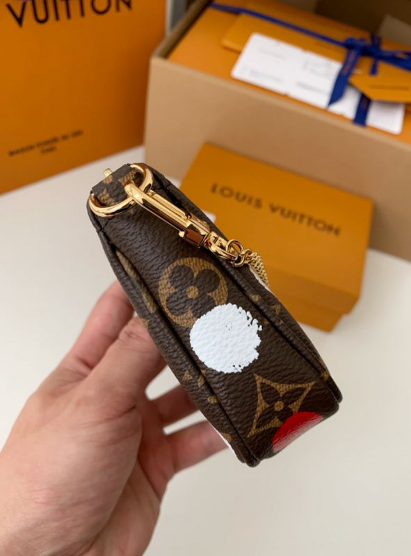 SAMC - LOV Bags - 1335