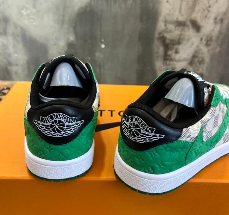 SAMC - NKE Shoes - 524