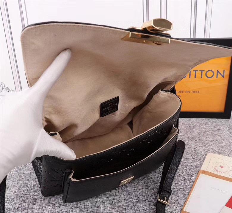 EN - New Arrival Bags LUV 044