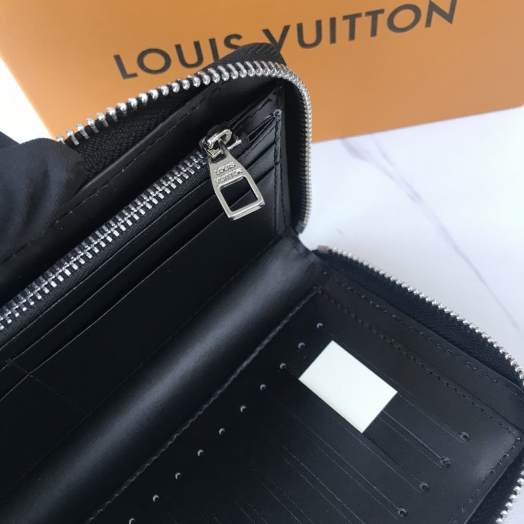 EN - New Arrival Wallet LUV 069