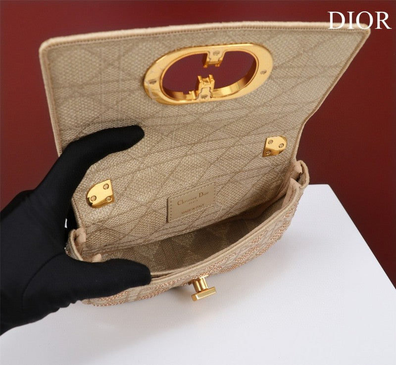 Glami Fashion - DIR Bags - 2014