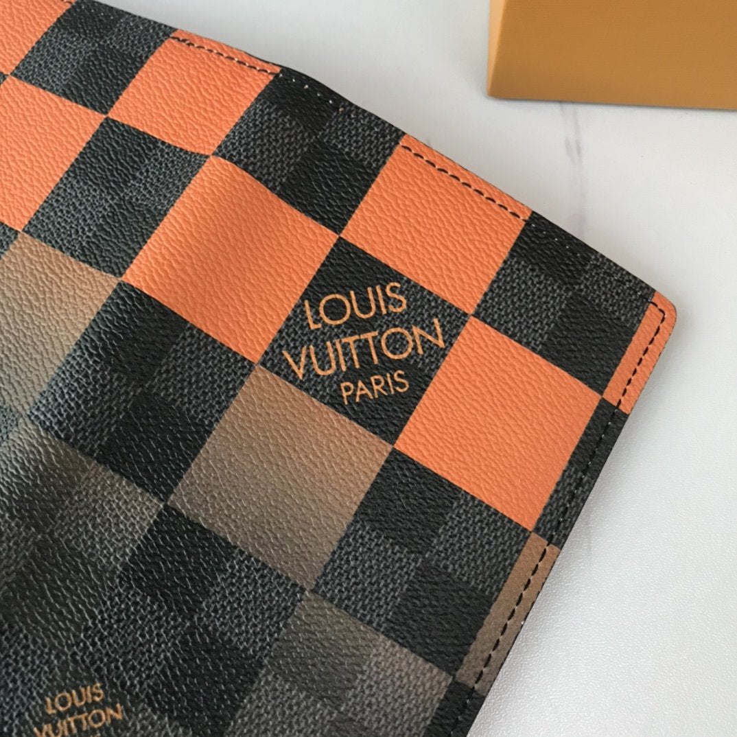 EN - New Arrival Wallet LUV 050