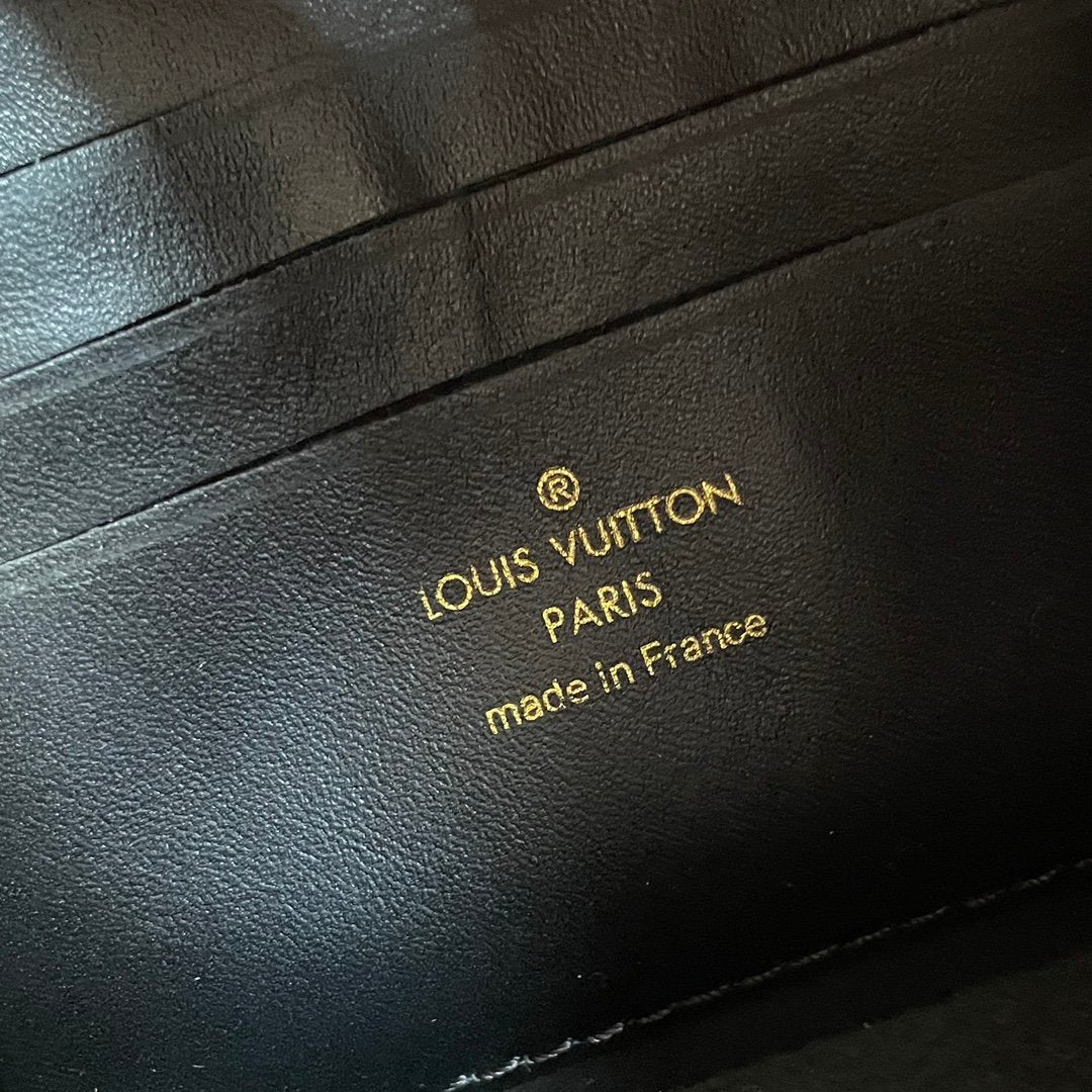 LV Dauphine Chain Wallet Combines Monogram And Monogram Reverse Canvas By Nicolas GhesquiÃƒÂ¨re For Women, WoWallet 19cm LV M68746