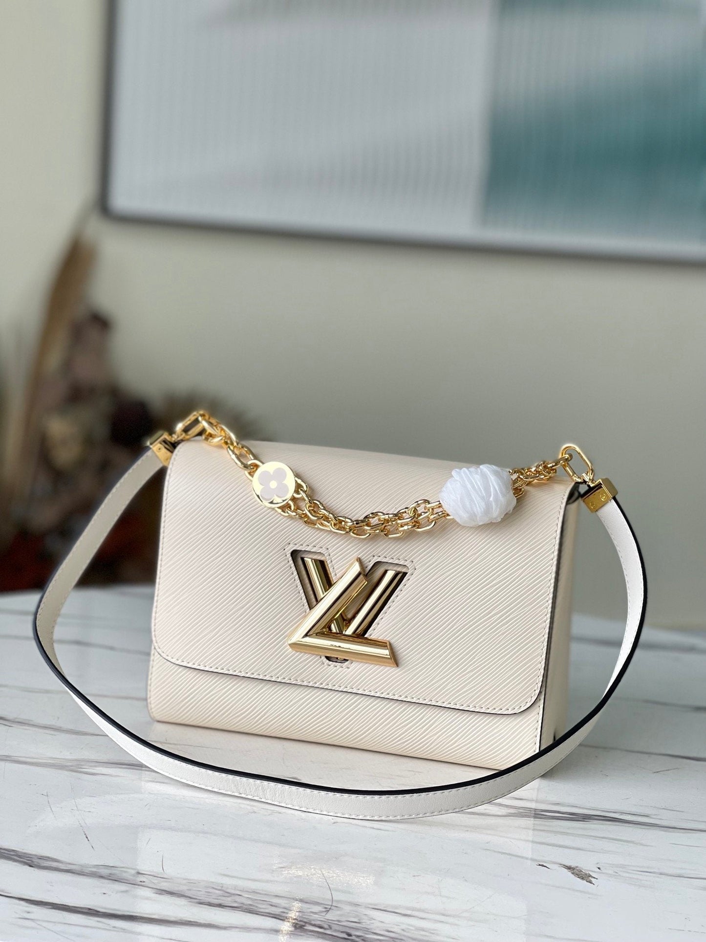 LV Twist MM Monogram GlamIower Quartz White For Women,  Shoulder And Crossbody Bags 9.1in/23cm LV M59403