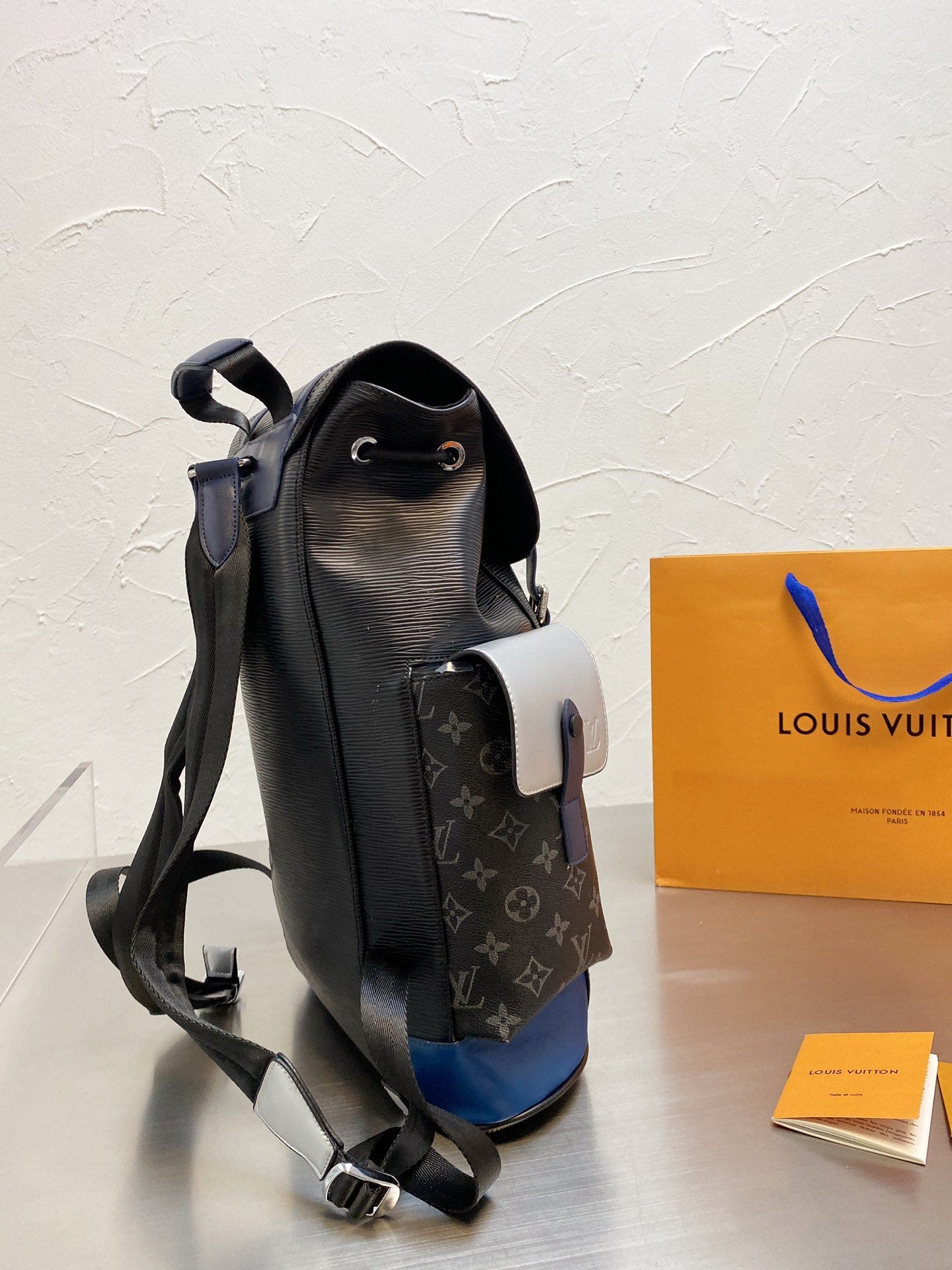 EN - New Arrival Bags LUV 077