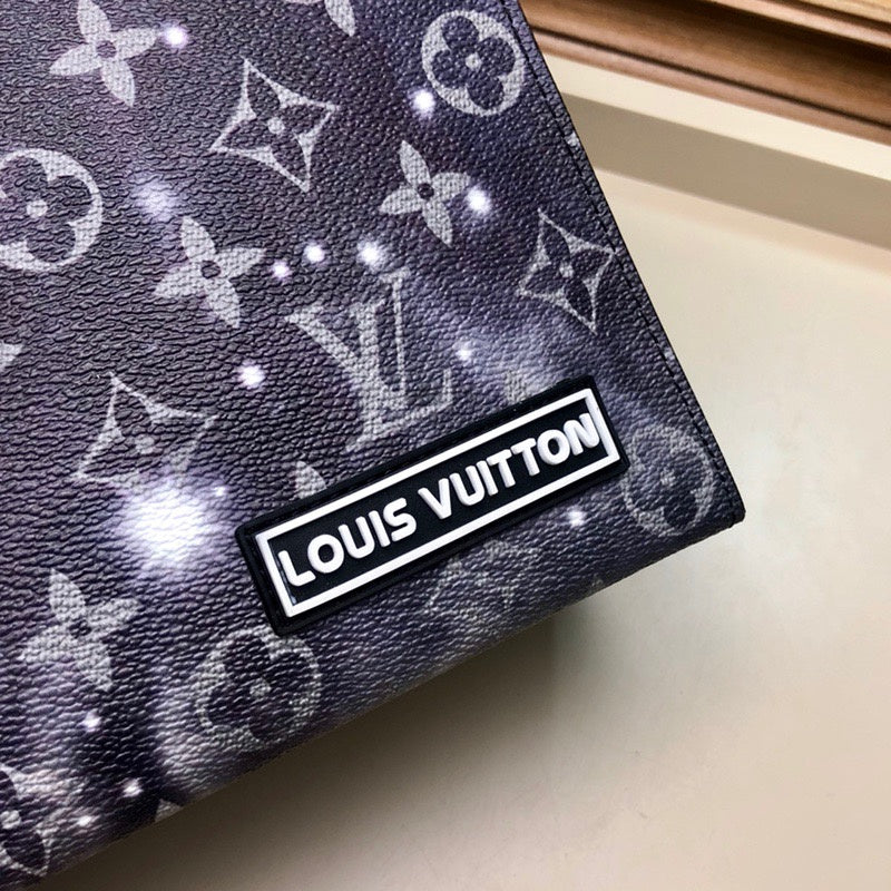 LOV2 Bags - Luxurious Bags  2323