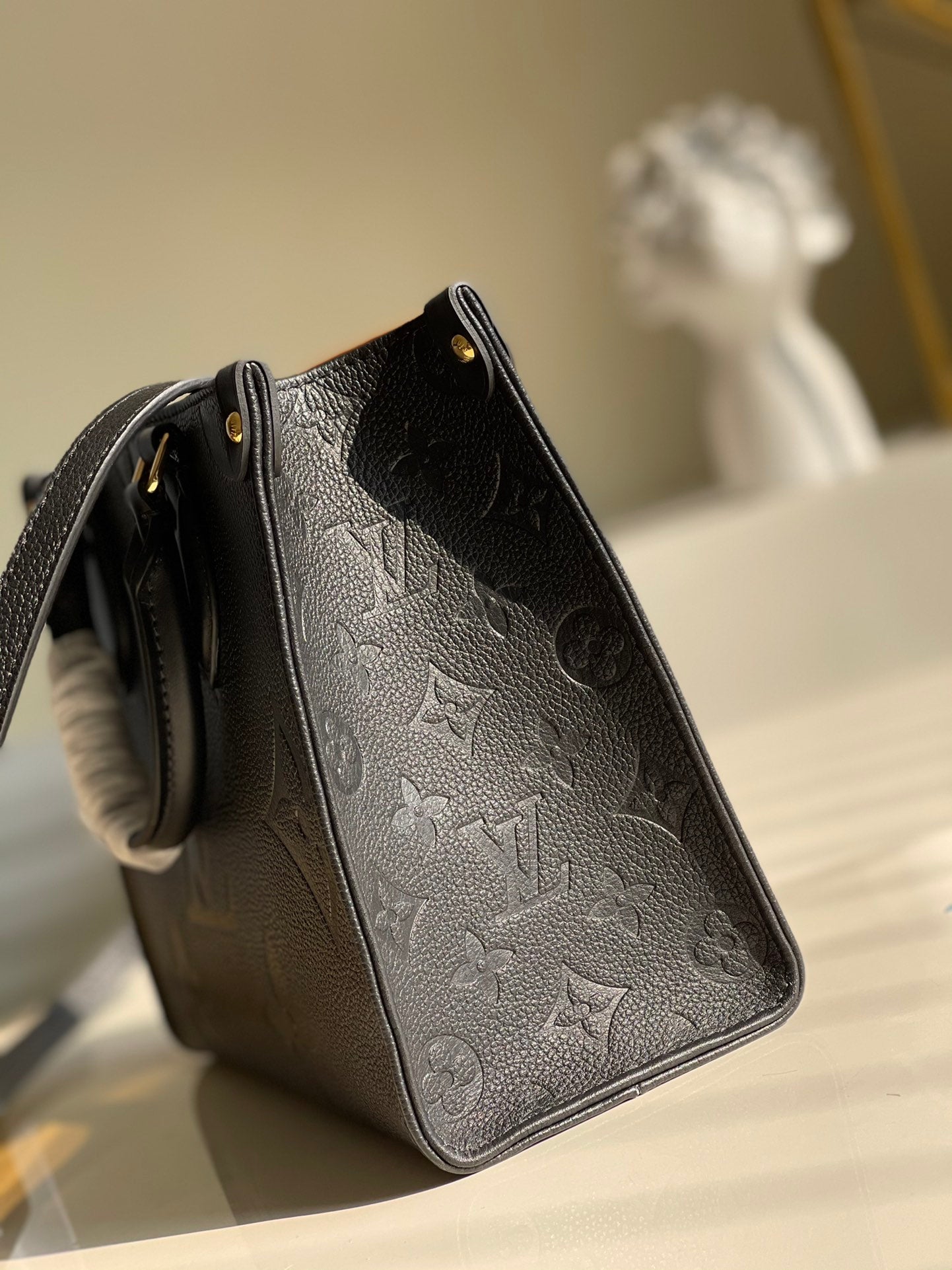 LV OnTheGo PM Tote Bag Monogram Empreinte Black For Women, WomenÃ¢â‚¬â„¢s Handbags, Shoulder And Crossbody Bags 9.8in/25cm LV M45653