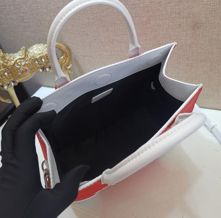 SAMC - LOV Bags - 2440