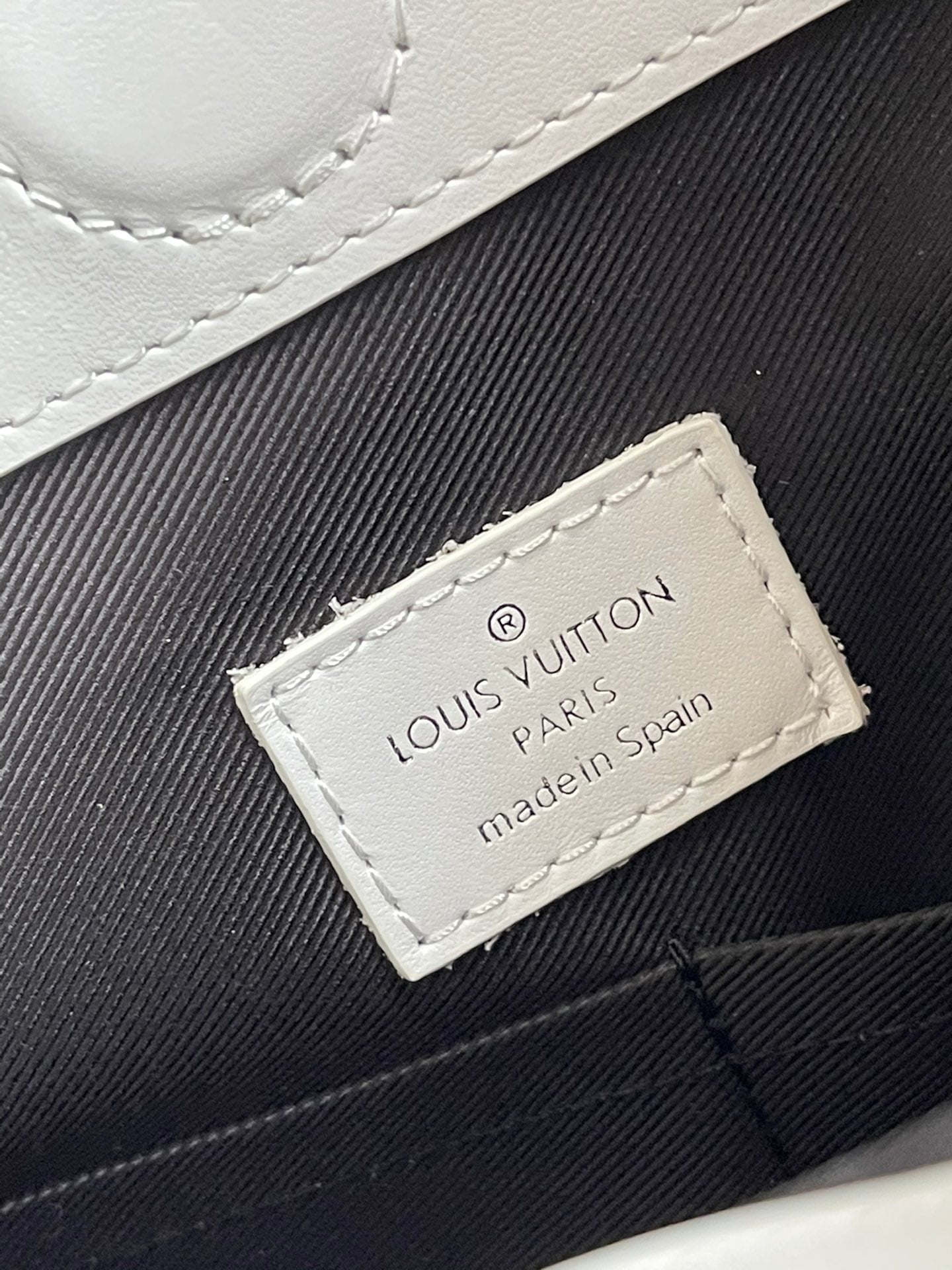 LV Litter Bag Vintage Monogram Canvas Green By Virgil Abloh For Men, MenÃ¢â‚¬â„¢s Bags, Shoulder And Crossbody Bags 9.4in/24cm LV M80815