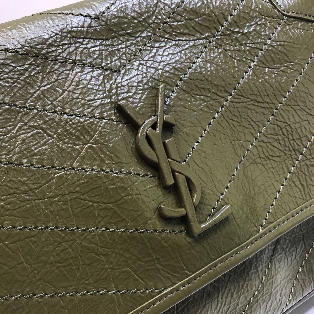 GLAMI Niki MeGLAMIum Chain Bag In Crinkled Vintage Green For Women 11in/28cm YSL 6331581YG041229
