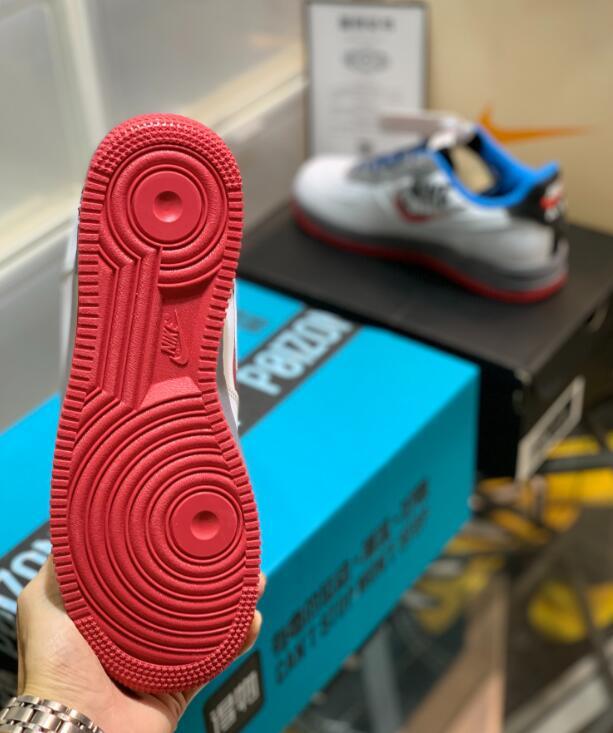 SAMC - NKE Shoes - 700