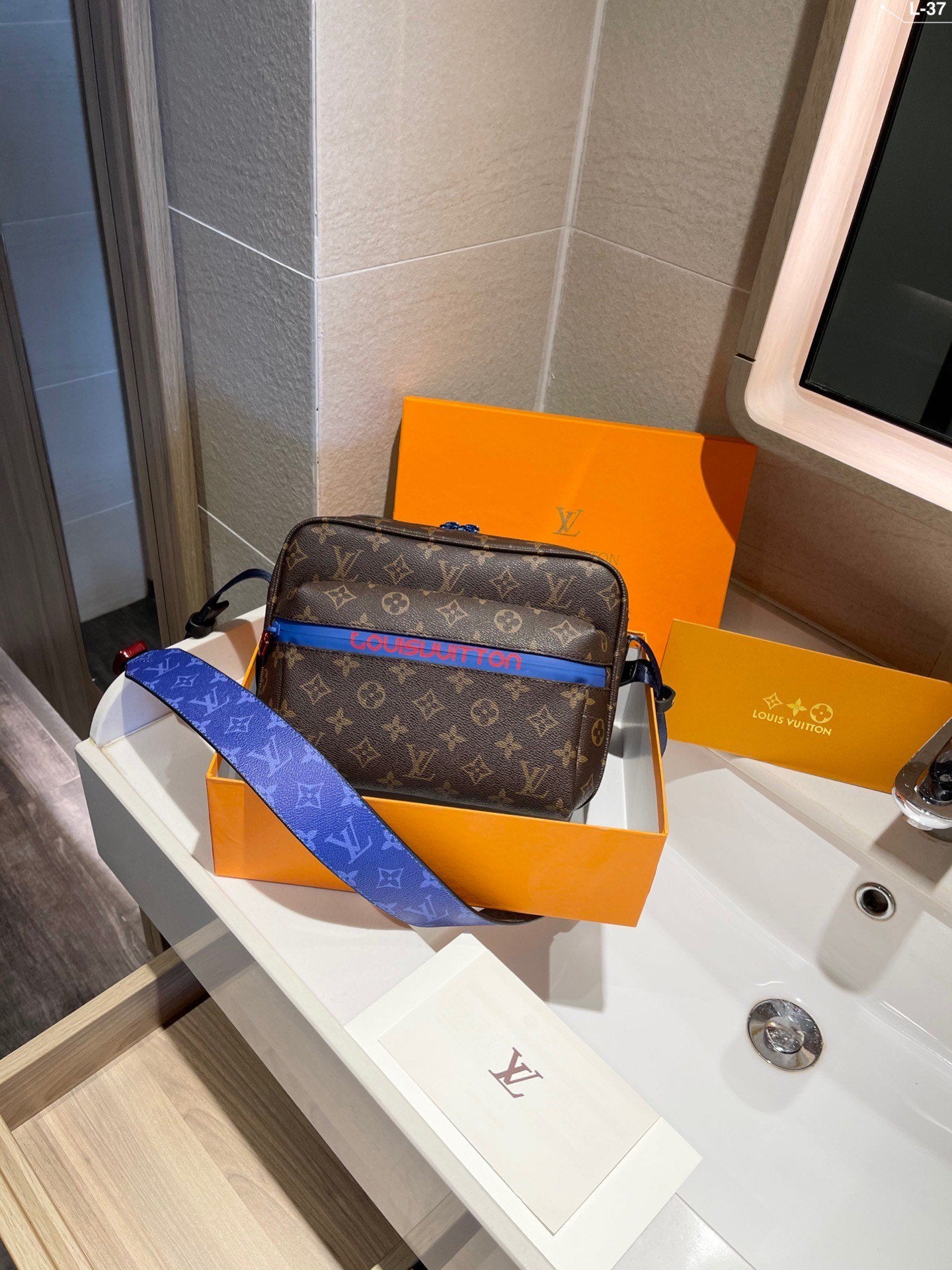 EN - New Arrival Bags LUV 506
