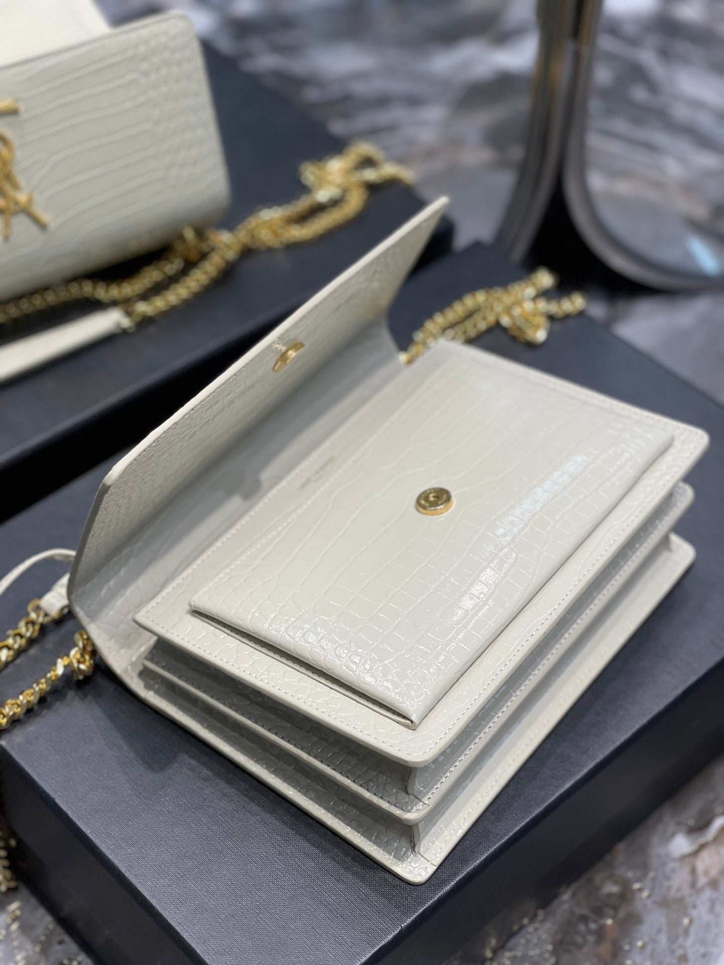 GLAMI Sunset MeGLAMIum Chain Bag For Women 8.6in/22cm White YSL 442906DND0J9207