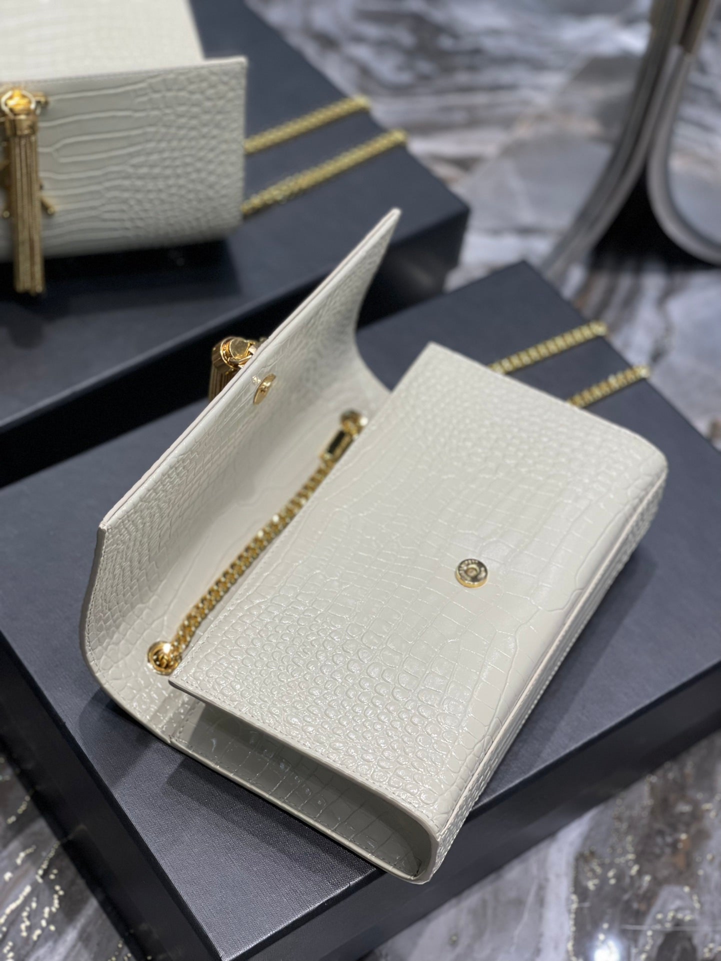 GLAMI Kata MeGLAMIum Chain Bag White Vintage With Tassel For Women 9.4in/24cm YSL 354119DND0J9207