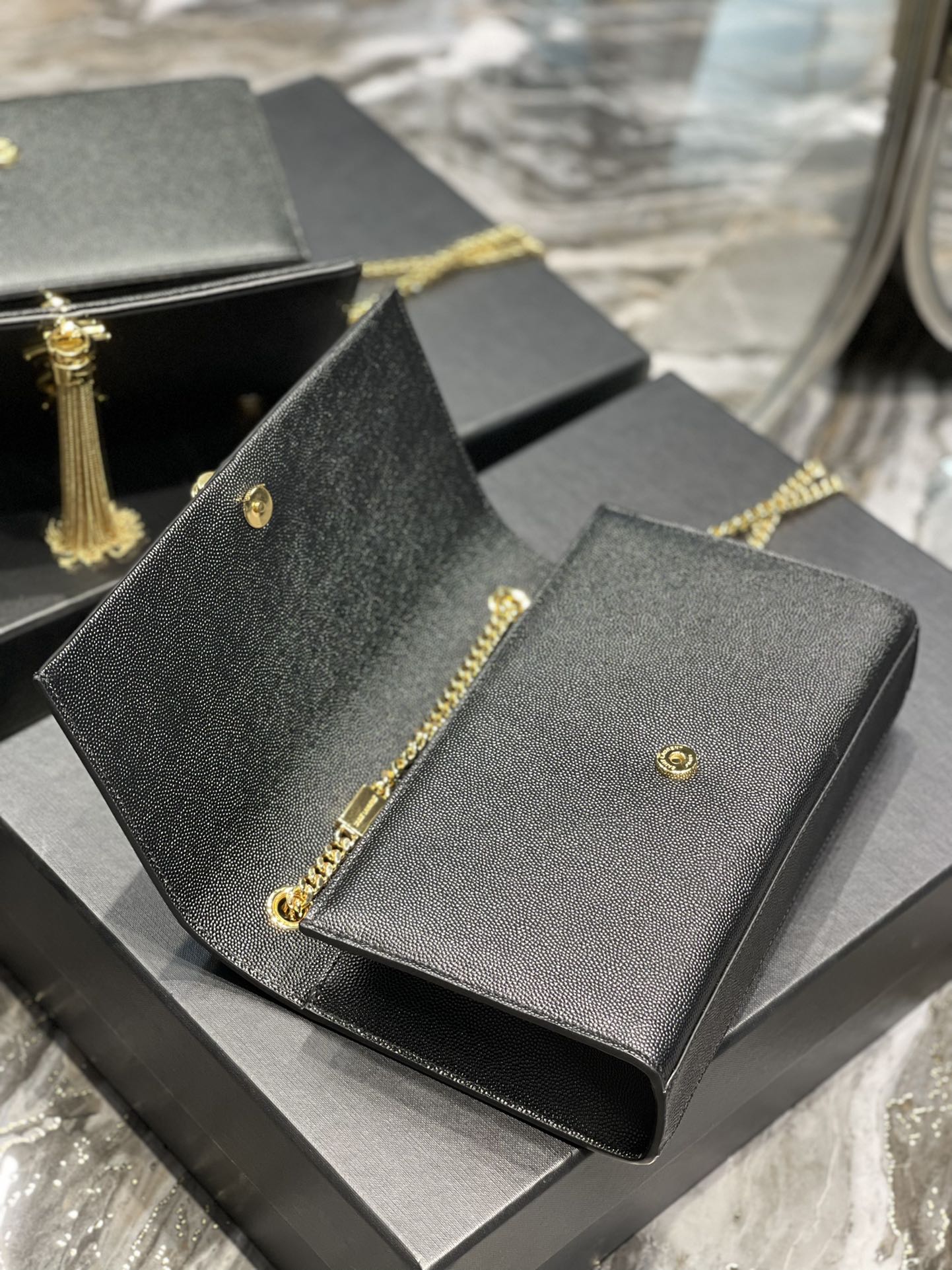 GLAMI Kata MeGLAMIum Chain Bag Black With Tassel For Women 9.4in/24cm YSL 354119BOW0J1000