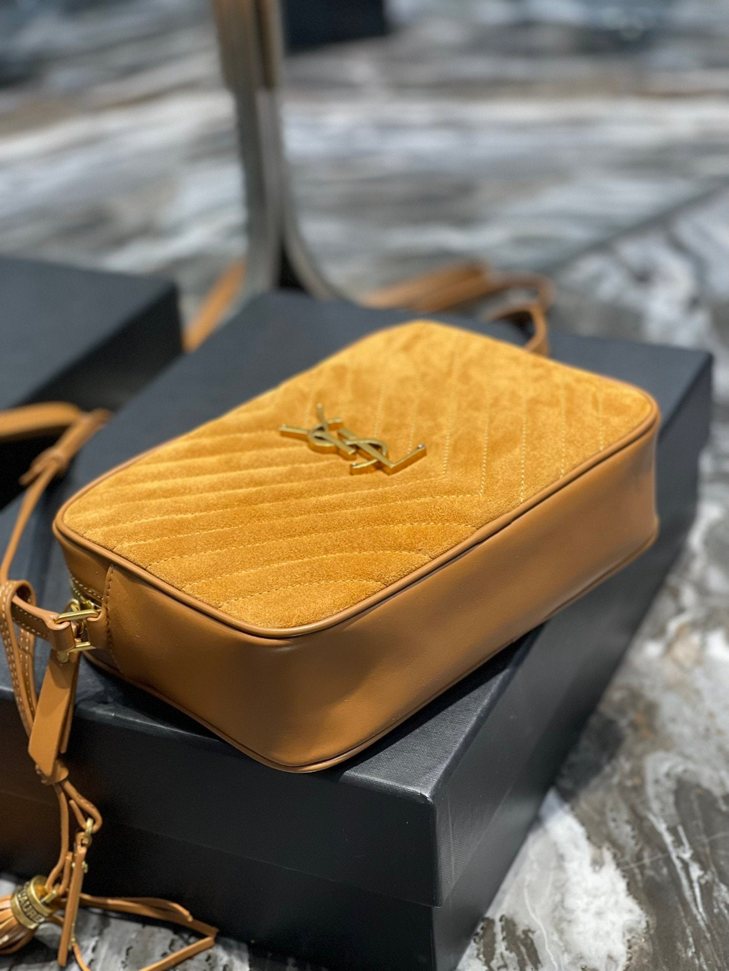 GLAMI Lou Camera Bag Brown With Gold Toned Hardware For Women 9in/23cm YSL 6125441S7R77761