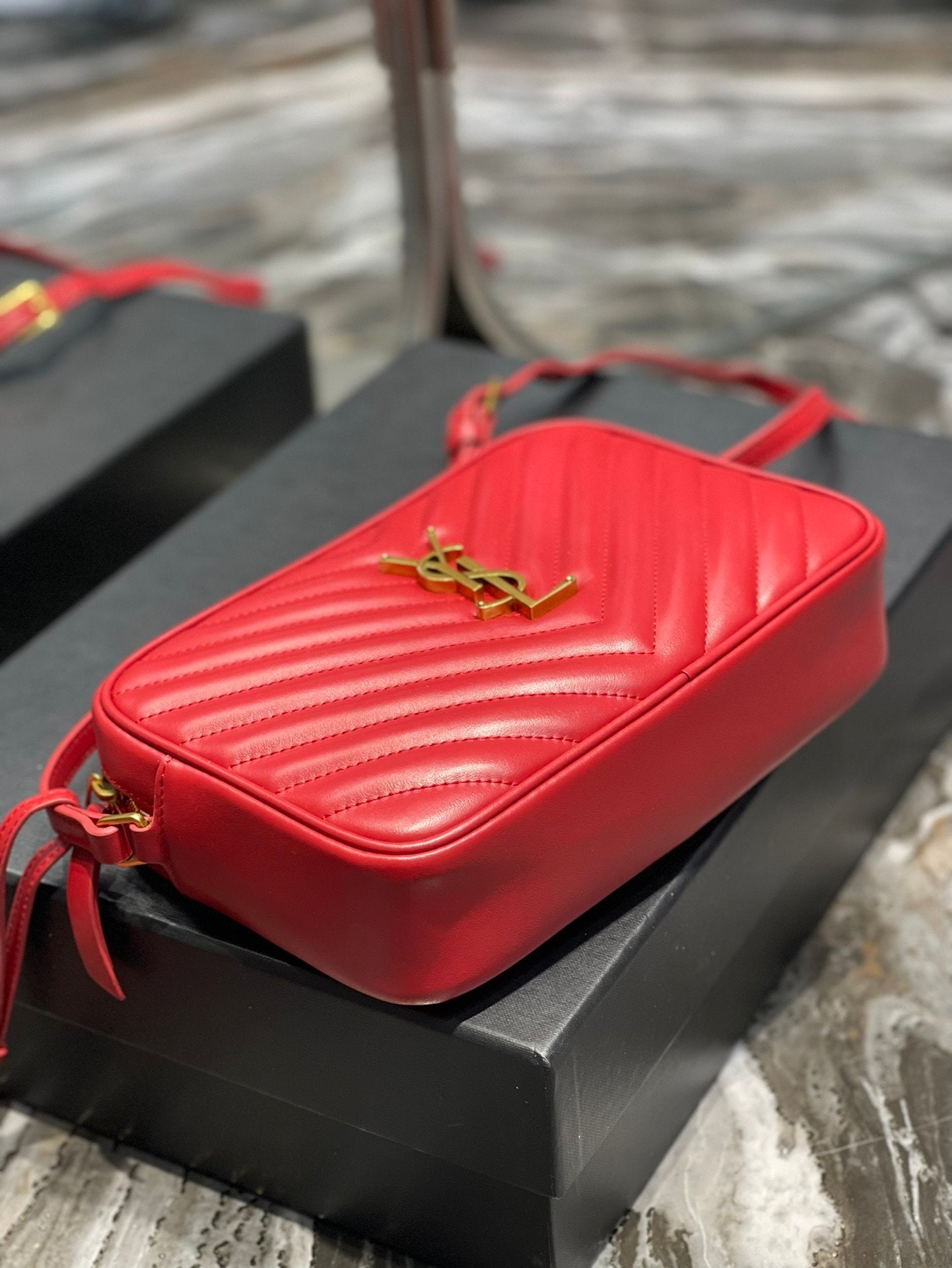 GLAMI Lou Camera Bag Red With Gold Toned Hardware For Women 9in/23cm YSL 612544DV7076008