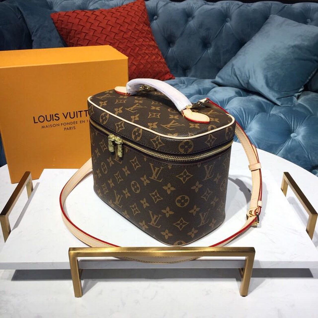 LV NiGLAMI GLAMI Vanity Case Monogram Canvas For Women, WoBags, Travel Bags 9.4in/24cm LV M42265