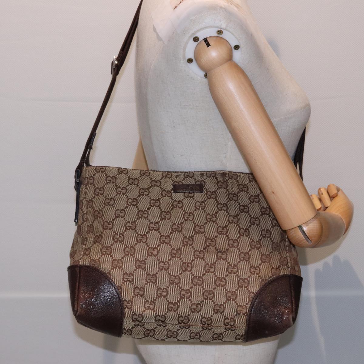 GUCCI GG Canvas Shoulder Bag Beige 114273 81012