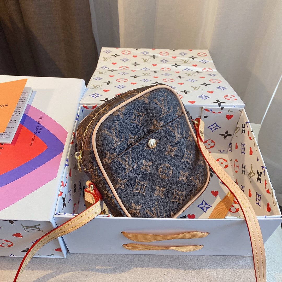 EN - New Arrival Bags LUV 083