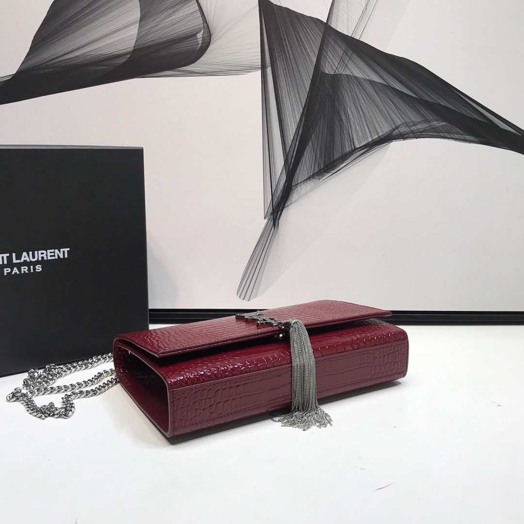 GLAMI Kate MeGLAMIum Chain Bag With Tassel In Shiny-Embossed Burgundy For Women 9.4in/24cmÃ‚Â 
