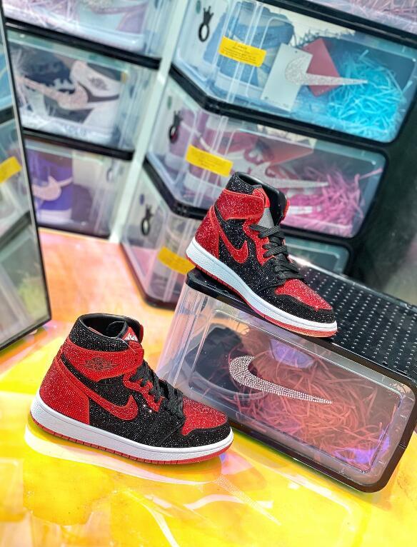 SAMC - NKE Shoes - 1689