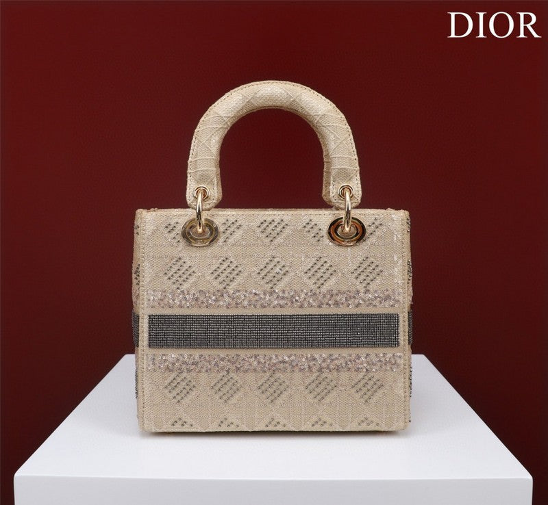 Glami Fashion - DIR Bags - 2017
