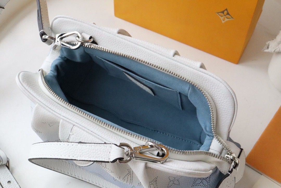 LV Scala Mini Pouch Mahina GraGLAMIent Blue For Women, WomenÃ¢â‚¬â„¢s Bags, Shoulder And Crossbody Bags 9.1in/23cm LV M80497