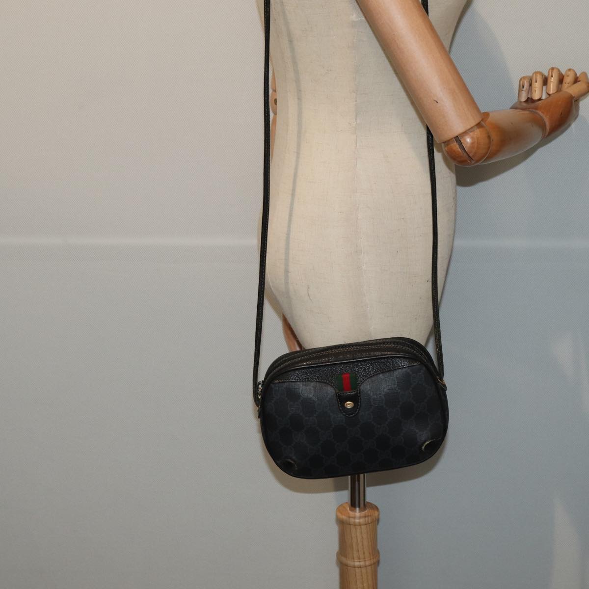 GUCCI GG Supreme Web Sherry Line Shoulder Bag PVC Black 89 02 066 82869
