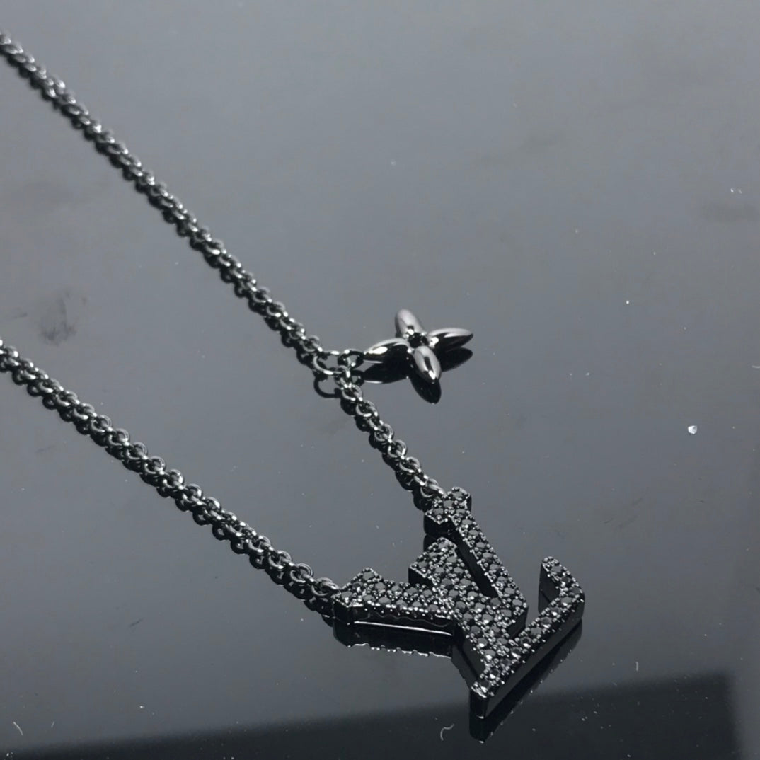 LV Necklaces 023