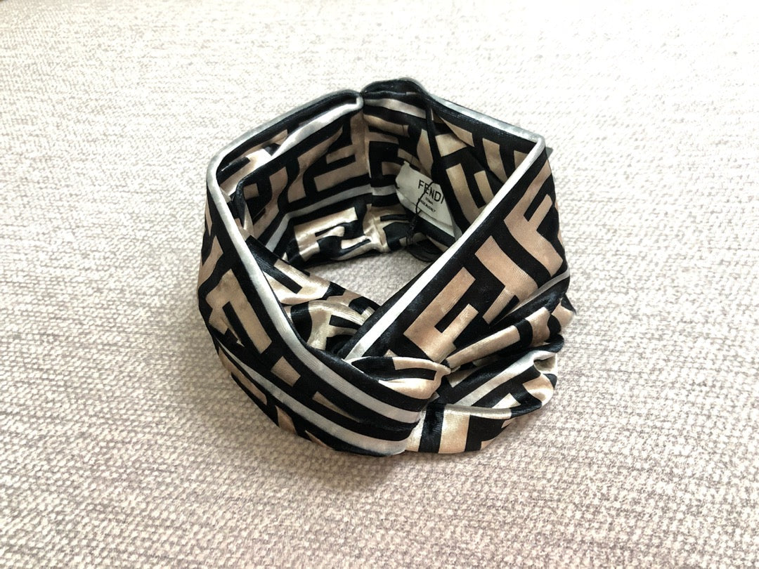 EN - Luxury Hair Band FEI 022