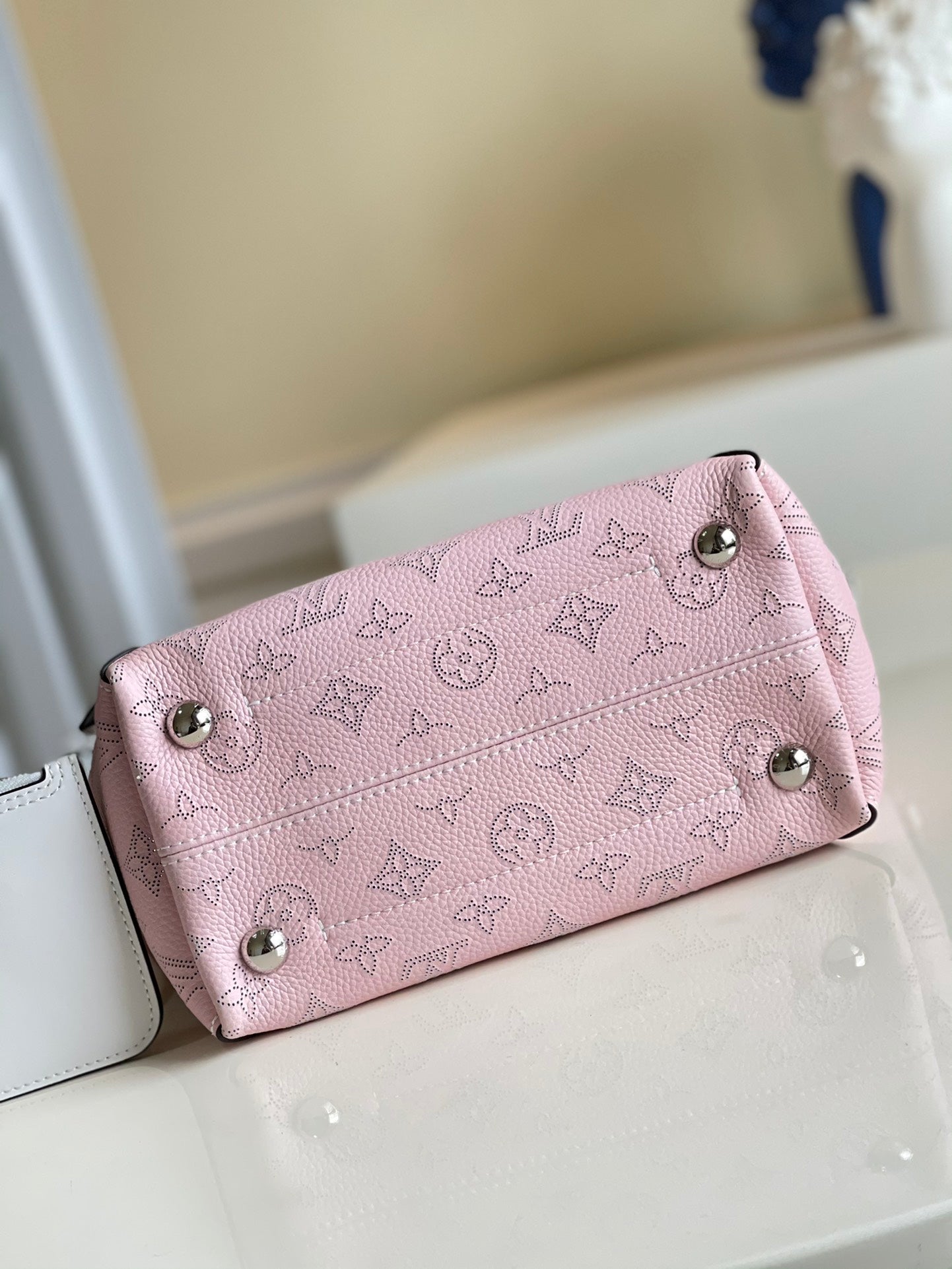 LV Hina PM Bucket Bag GraGLAMIent Pink For Women,  Shoulder And Crossbody Bags 9in/23cm LV M57858