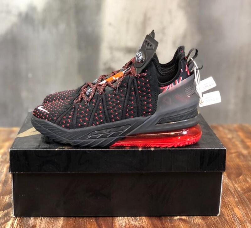 SAMC - NKE Shoes - 1690