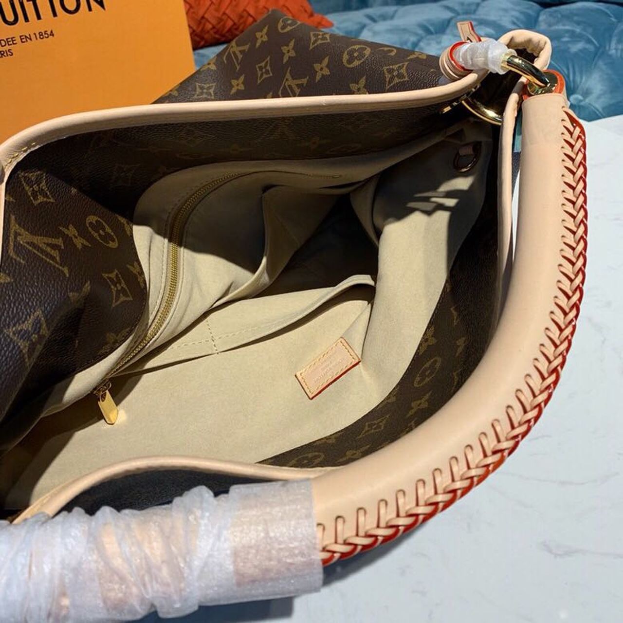 LV Artsy MM Monogram Canvas For Women, WomenÃ¢â‚¬â„¢s Handbags 16.1in/41cm LV M44869