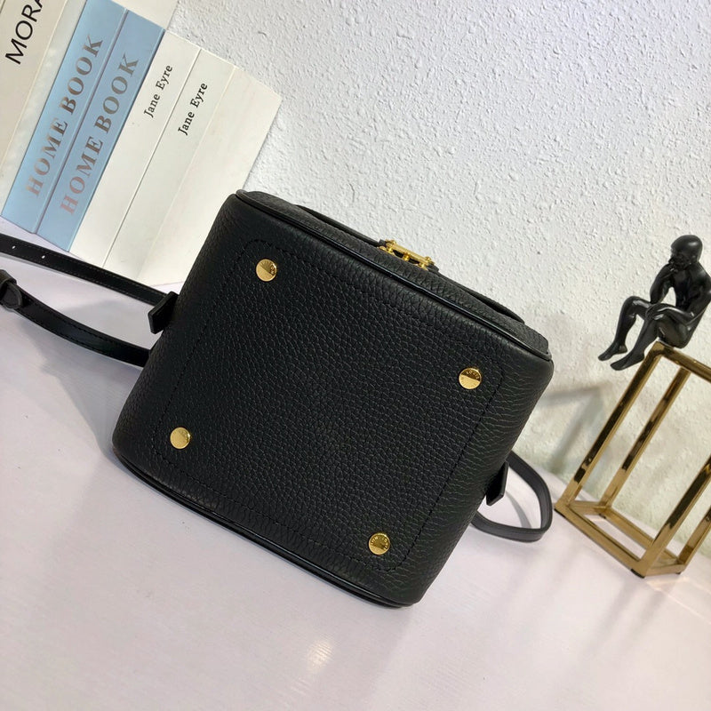 LOV2 Bags - Luxurious Bags  1905