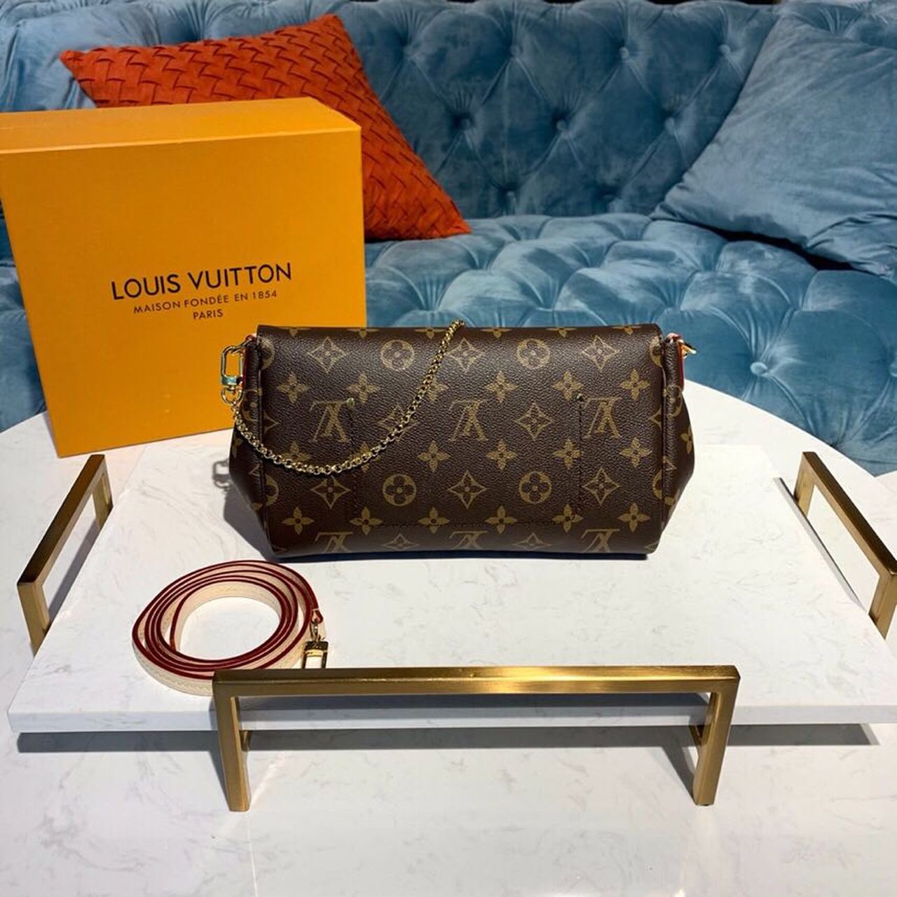 LV Favorite PM Monogram Canvas For Women, WomenÃ¢â‚¬â„¢s Handbags, Shoulder And Crossbody Bags 10.2in/26cm LV M40717