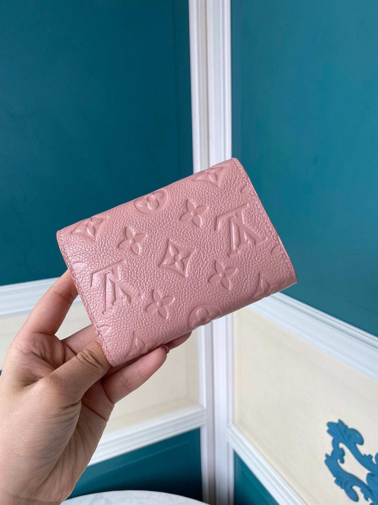 EN - New Arrival Wallet LUV 058