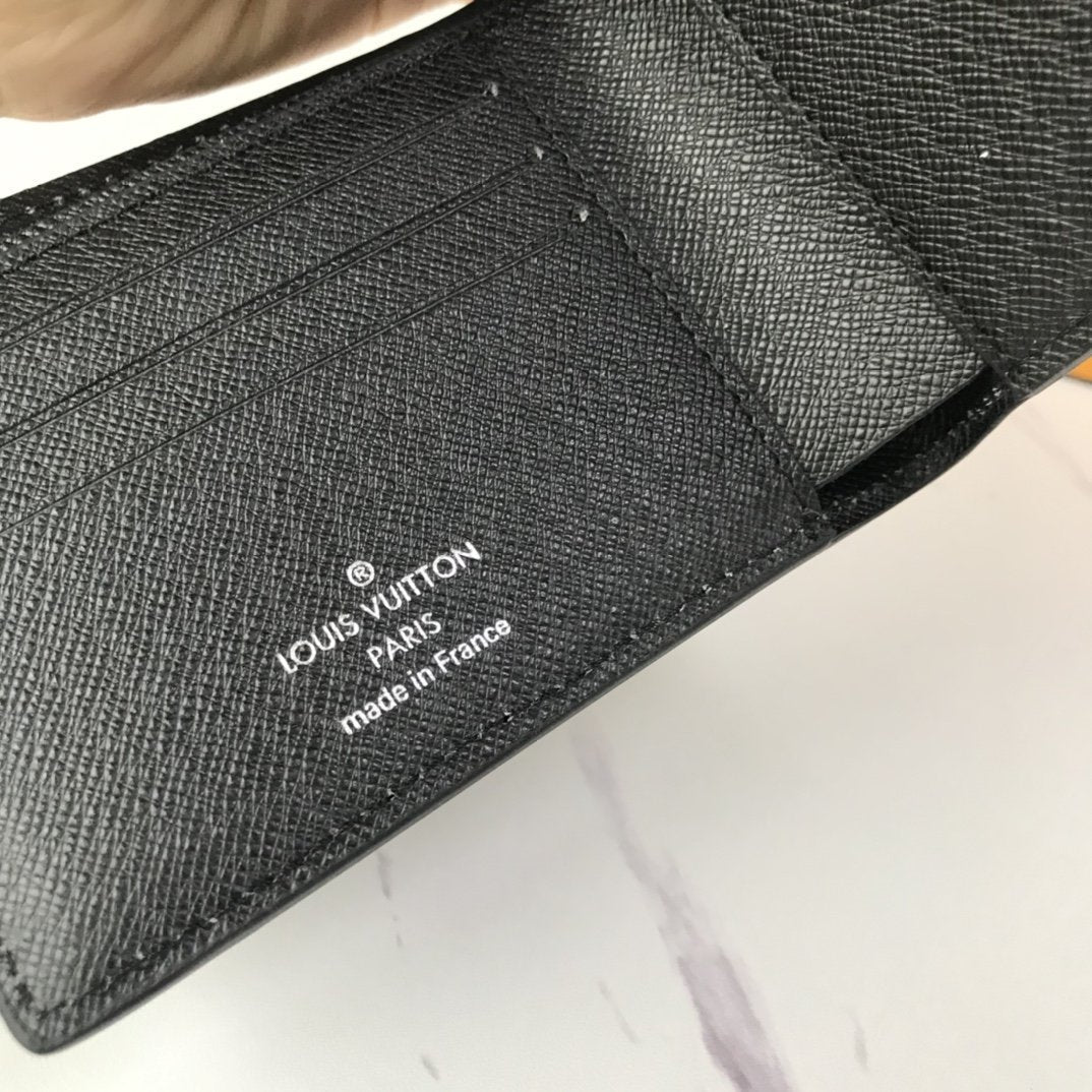 EN - New Arrival Wallet LUV 078