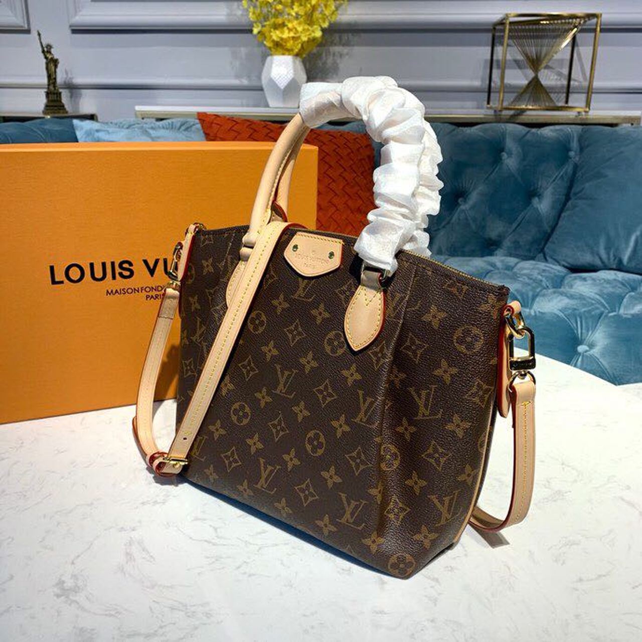 LV Turenne PM Monogram Canvas For Women, WomenÃ¢â‚¬â„¢s Handbags, Shoulder Bags 11.8in/30cm LV M48813