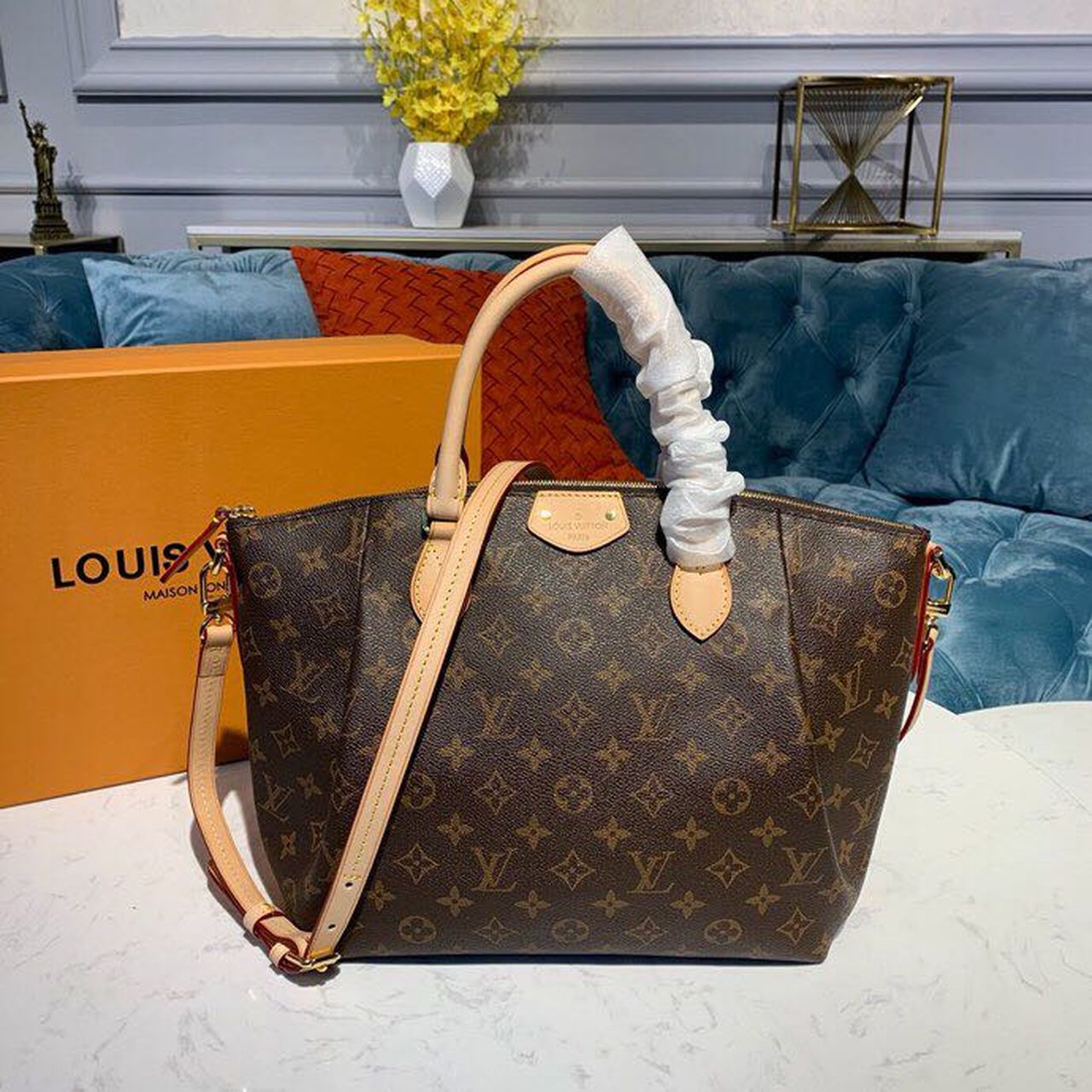 LV Turenne MM Monogram Canvas For Women, WomenÃ¢â‚¬â„¢s Handbags, Shoulder Bags 15in/38cm LV M48814