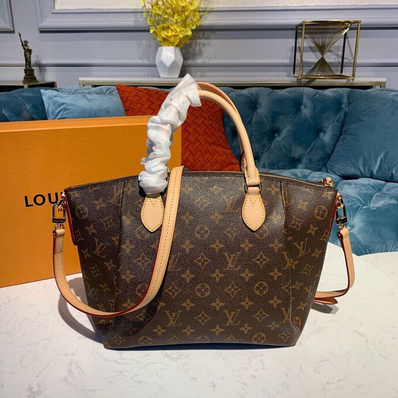 LV Turenne MM Monogram Canvas For Women, WomenÃ¢â‚¬â„¢s Handbags, Shoulder Bags 15in/38cm LV M48814